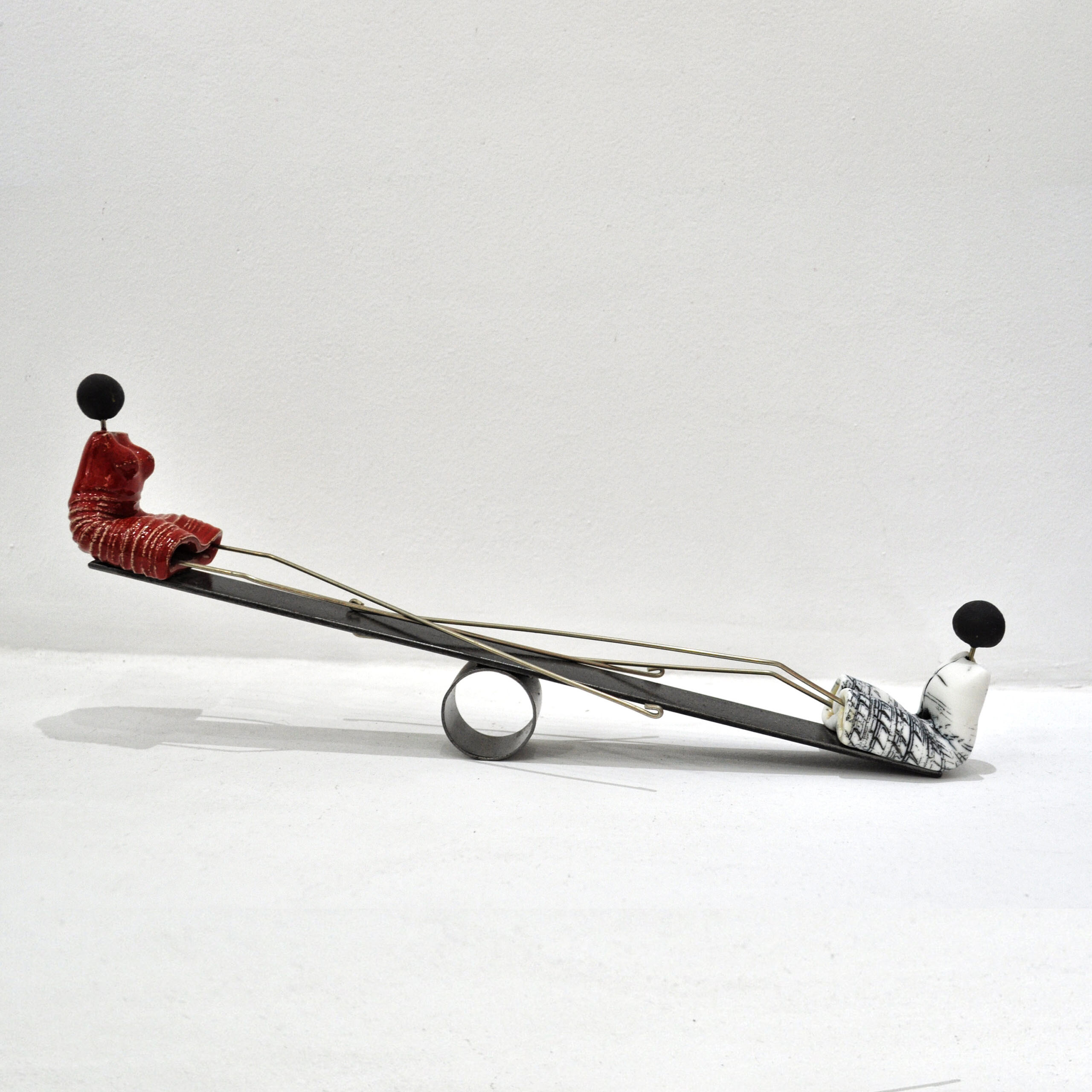 023-1-scaled-rect Διακοσμητικό Επιτραπέζιο "Τραμπάλα Με Φιγούρες" - Image 1