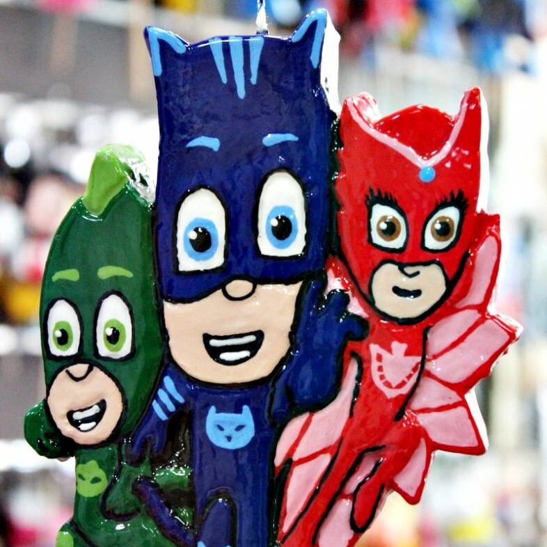 πιτσαμοήρωες Πασχαλινή λαμπάδα “Πλακέτα 3D Πιτζαμοήρωες” - Image 1