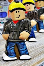 Πασχαλινή Λαμπάδα “Roblox 3D Άγαλμα” - Image 4