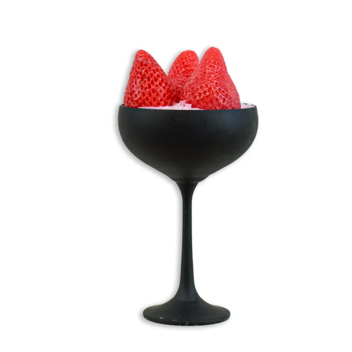 Πασχαλινή Λαμπάδα "Μαύρο Ποτήρι Φράουλες"