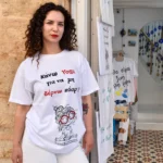 Μπλούζα t-shirt Με Ατάκα “Κάνω Yoga Για Να Μην Δέρνω Κόσμο!” 